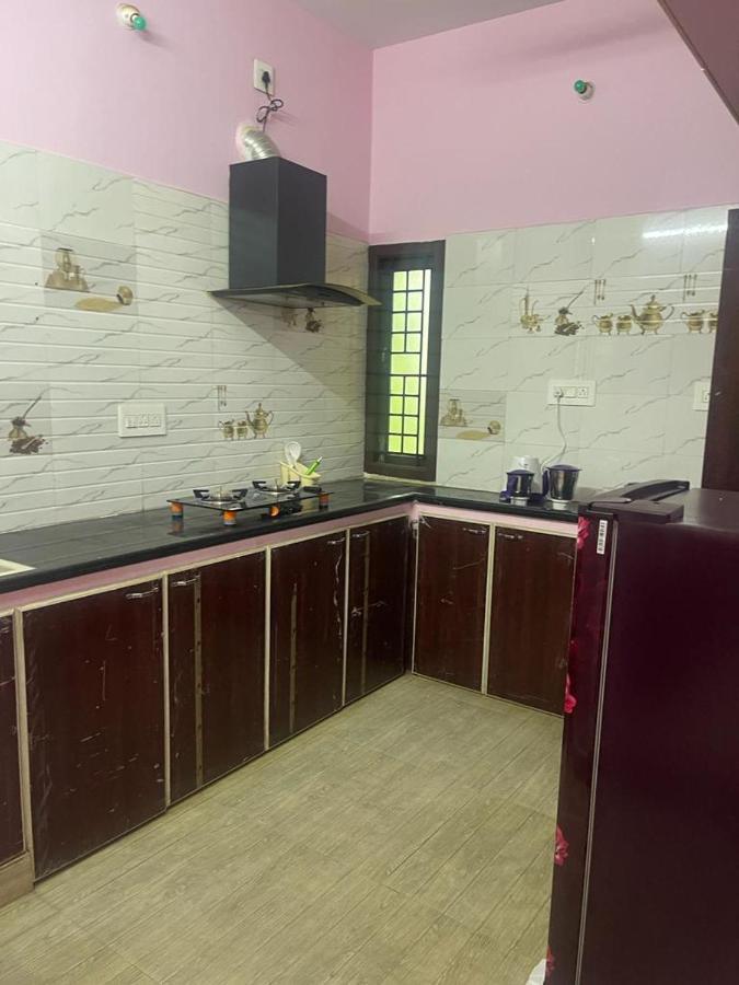 White Home Service Apartment 2Bhk Madurai Eksteriør bilde