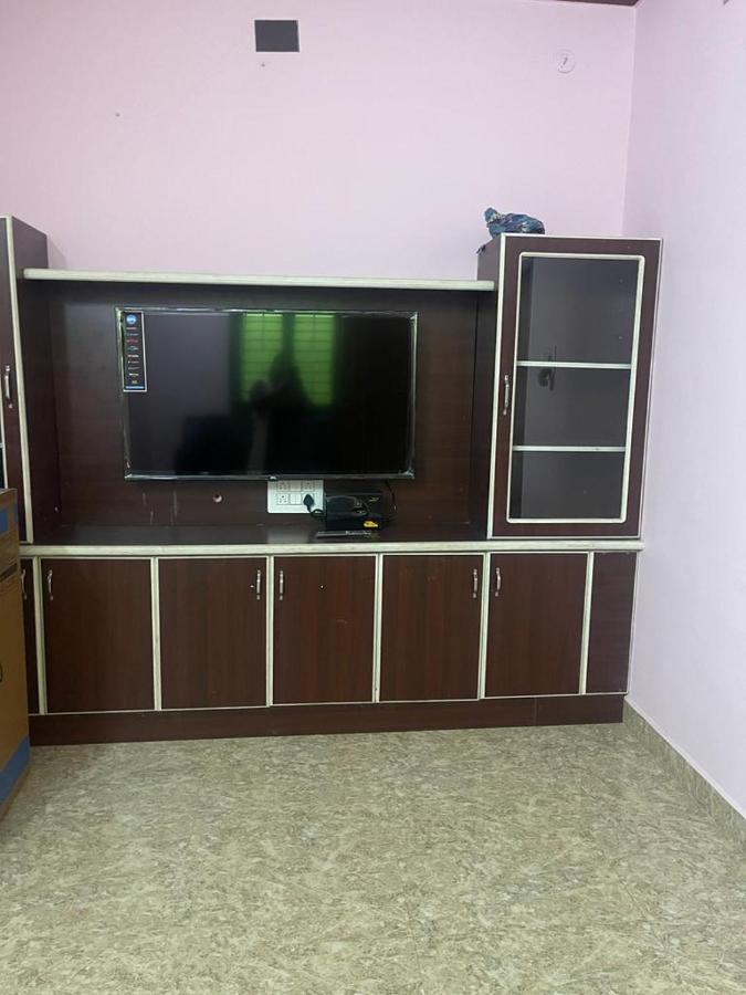 White Home Service Apartment 2Bhk Madurai Eksteriør bilde